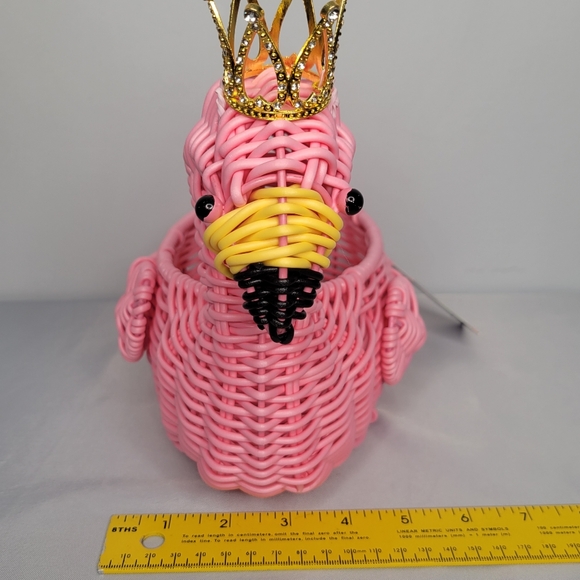 NWT Pink Flamingo With Crown Hello Summer! by Ciroa  Serving Basket Resin Wicker - Picture 13 of 15
